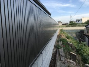 豊田市 地境の外構工事 ブロック積とフェンス取り付け
