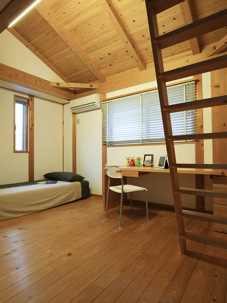 雨楽な家 北名古屋モデルハウス 築後10年の2階寝室