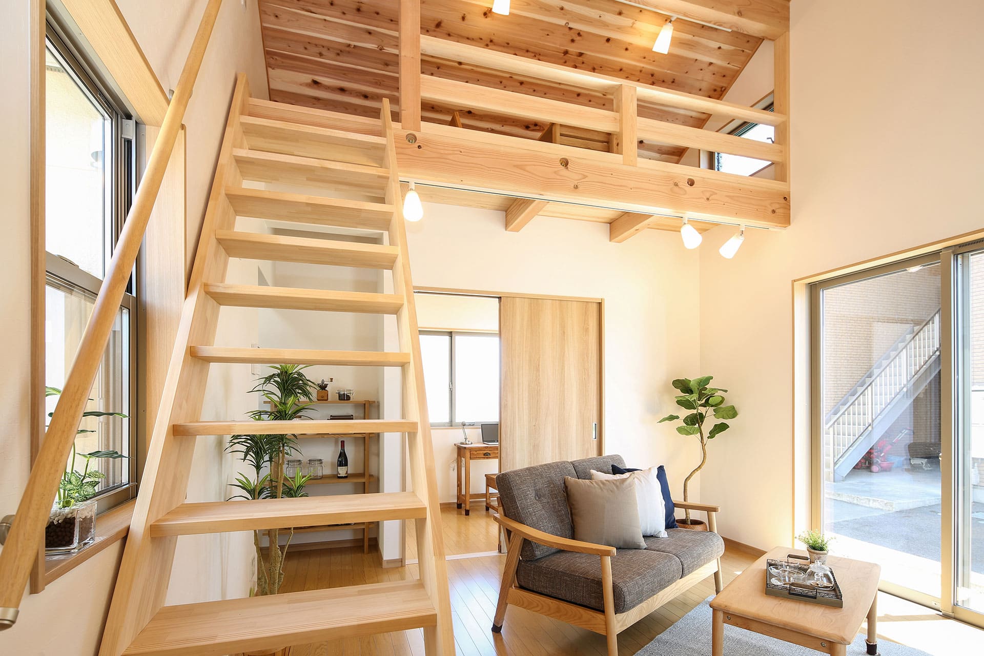 ロフトのある平屋 | 開放感のあるリビングが家族みんなのお気に入り♪