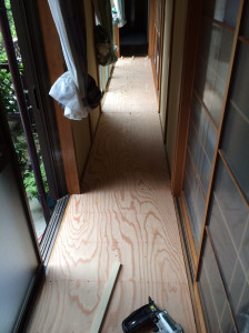 豊田市 リフォームで絨毯の床をフローリングに