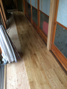 豊田市 リフォームで絨毯の床をフローリングに