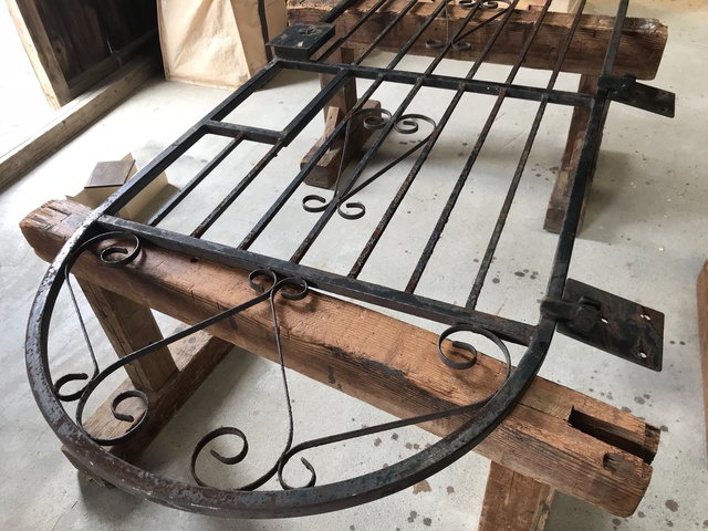 安城市　外構工事　アンティーク門扉の取付