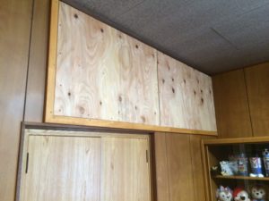 豊田市 リフォームで洋室に吊戸棚を設置