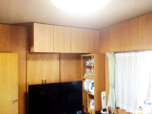 豊田市 リフォームで洋室に吊戸棚を設置