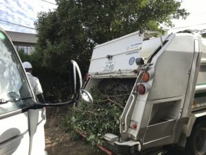 豊田市 ブロック積とフェンス取り付けの外構工事　植栽の伐採と伐根