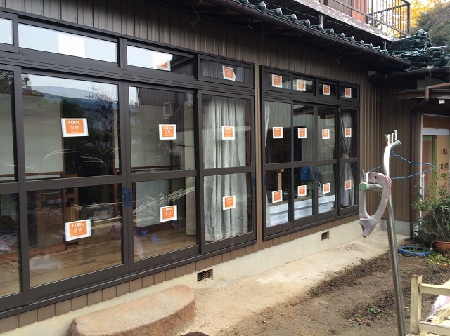 玄関サッシと掃き出しサッシの交換