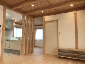 豊田市 新築一戸建て 手作りテレビボードをプレゼント