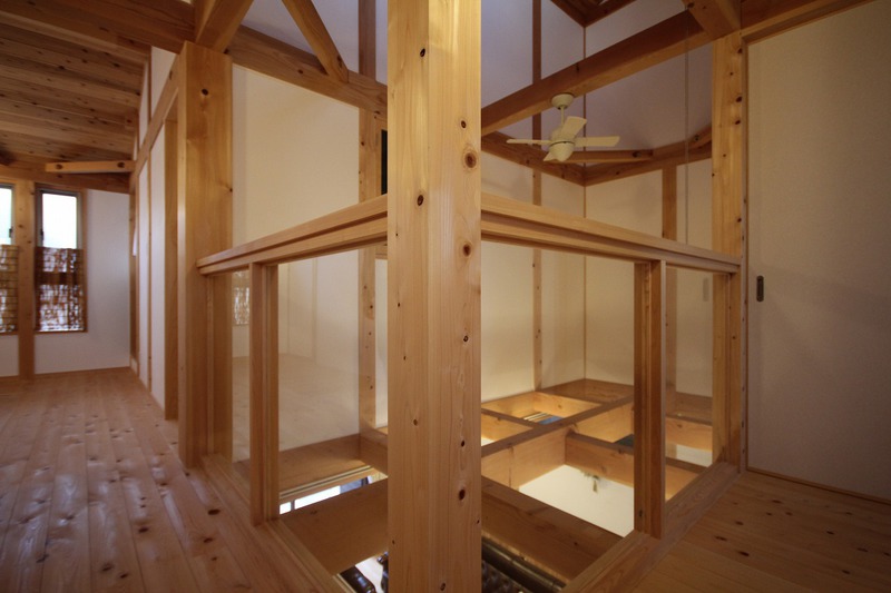 天窓のある解放感に満ち溢れた家