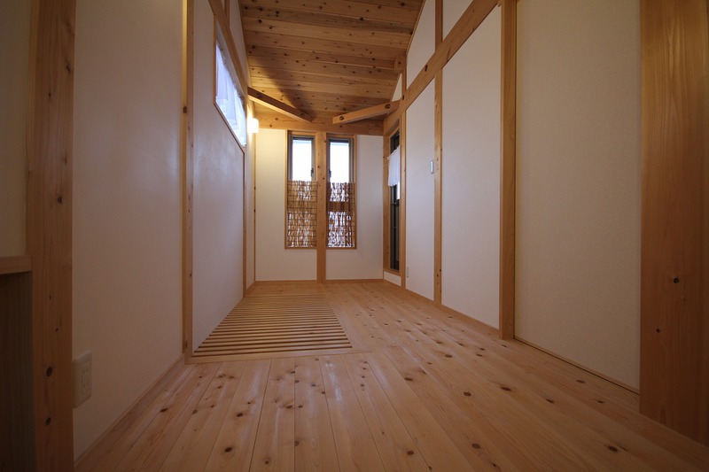 天窓のある解放感に満ち溢れた家