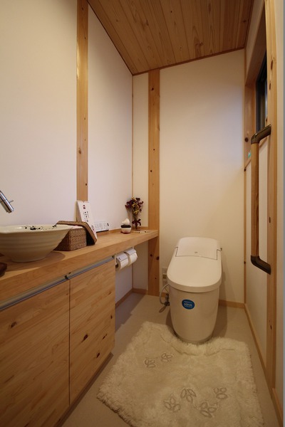 天窓のある解放感に満ち溢れた家