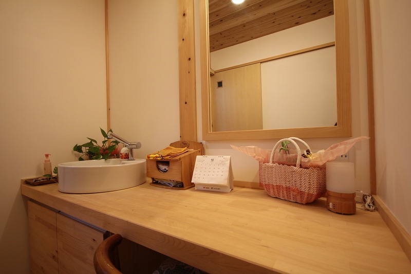 天窓のある解放感に満ち溢れた家