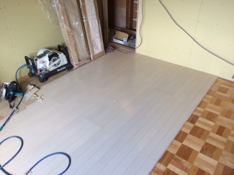 床・壁・天井リフォーム+建具の変更