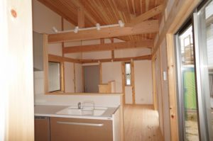 無垢桧フローリング・漆喰仕上げのLDK