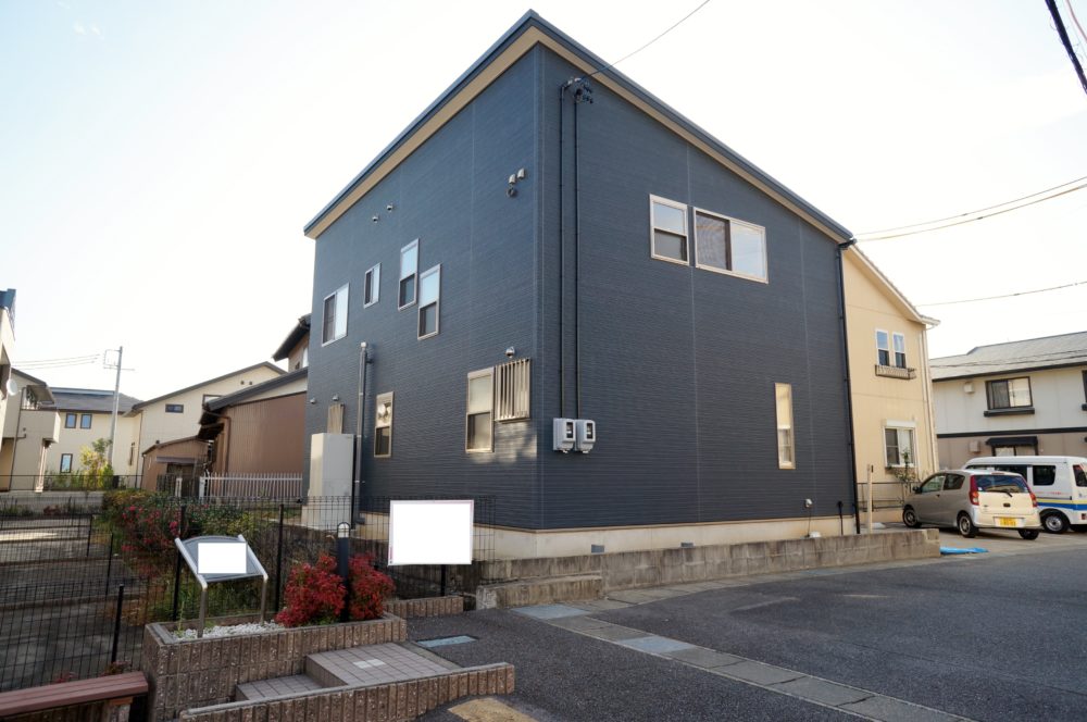 10kW超屋根全面太陽光発電の家