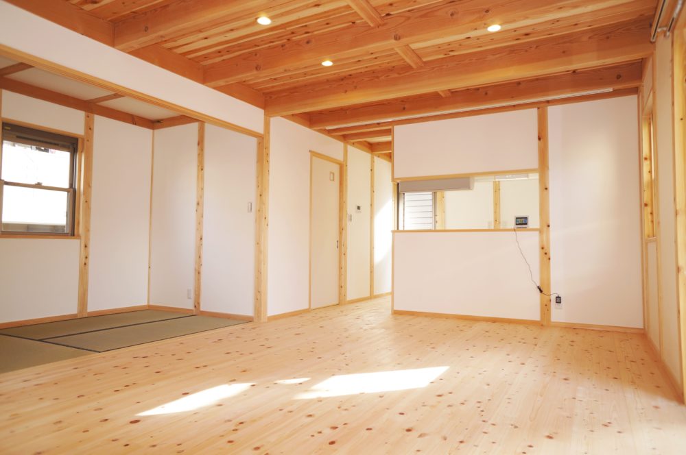 10kW超屋根全面太陽光発電の家