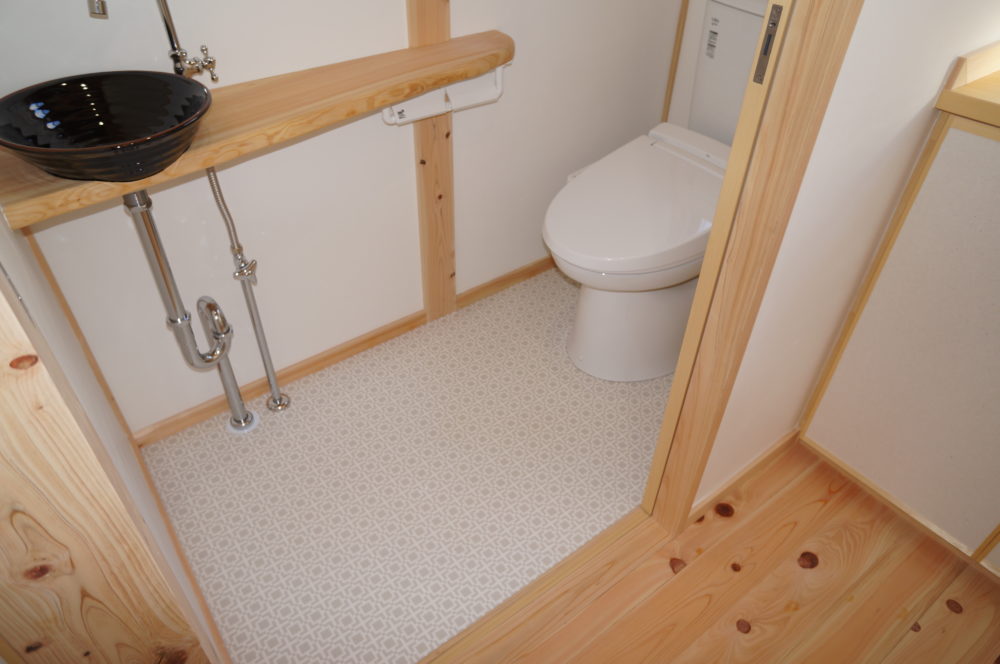 10kW超屋根全面太陽光発電の家