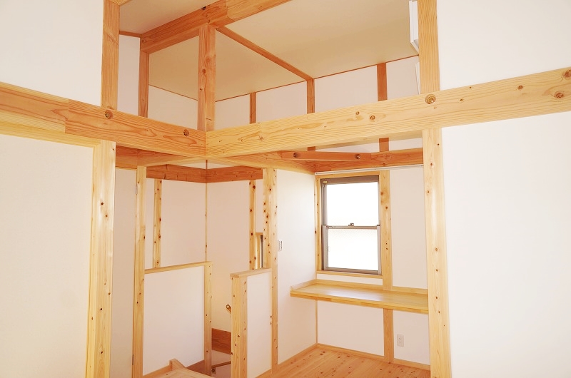 10kW超屋根全面太陽光発電の家