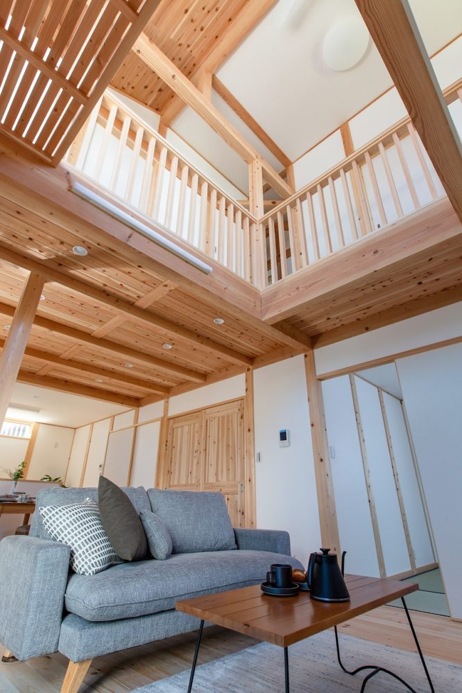 風がここち良い大きな吹き抜けのあるお家