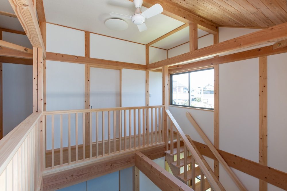 風がここち良い大きな吹き抜けのあるお家