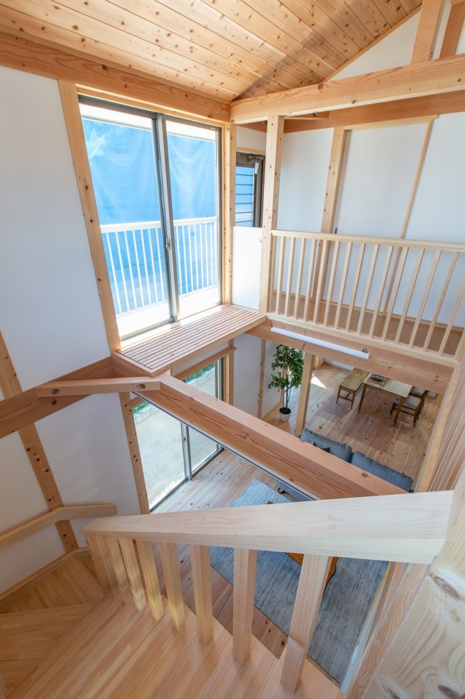 風がここち良い大きな吹き抜けのあるお家