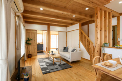 モデルハウス見学時に集成材と無垢材の違いを知っていればもしかしたら建てる時に後悔が減る？