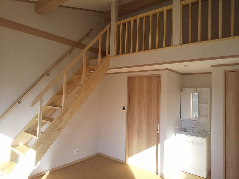 トイレ付ロフトのある離れ