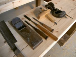 大工の手になじんだ道具類