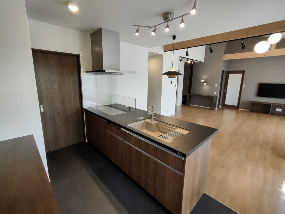 　LDK斜め天井の平家建【工事完了】