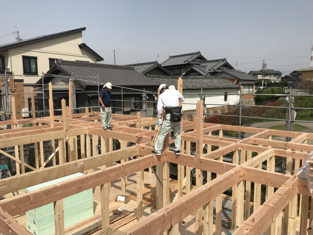 　LDK斜め天井の平家建【工事完了】