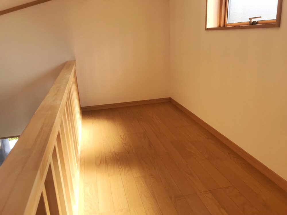 斜め天井ロフト付き子ども室離れの増築