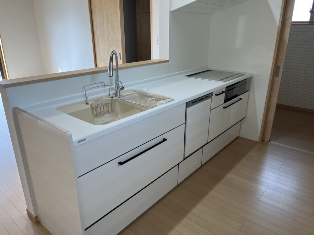 キッチン横に広々収納のある家【工事完了】