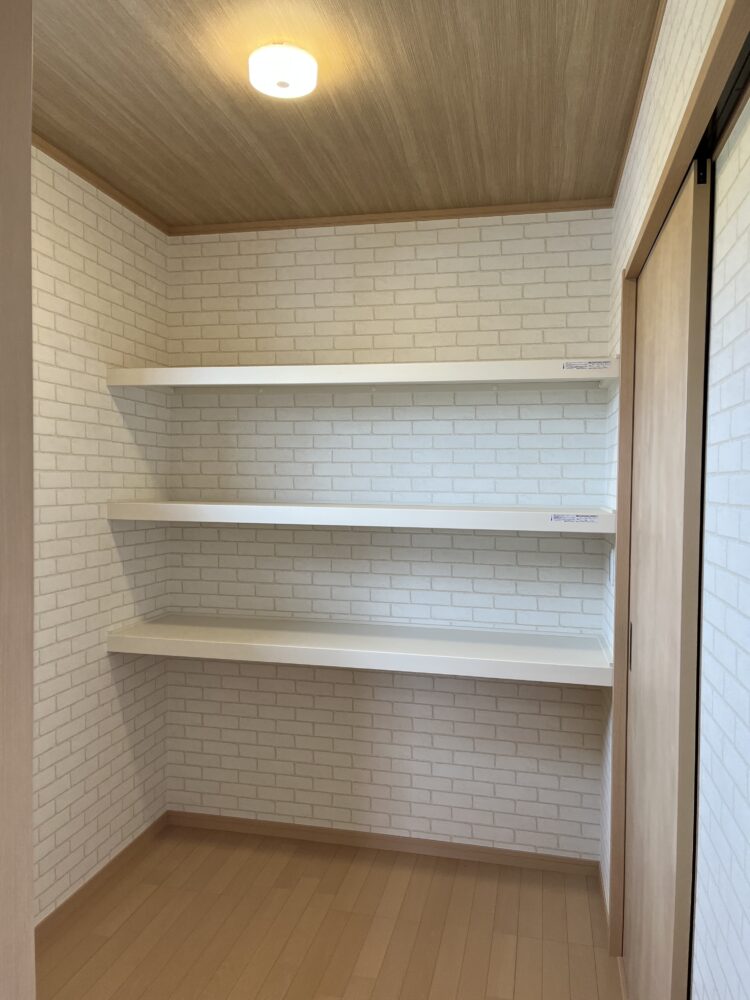 キッチン横に広々収納のある家【工事完了】