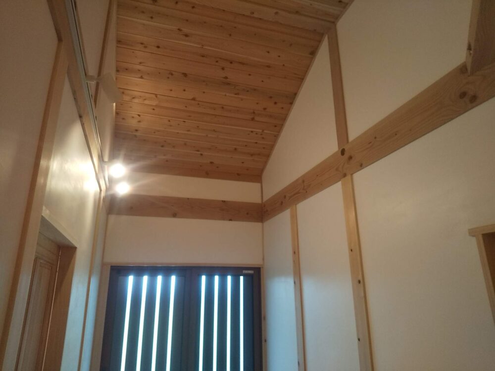 一般より広い梁間隔2間半梁(4,550)の広々LDKの住まい