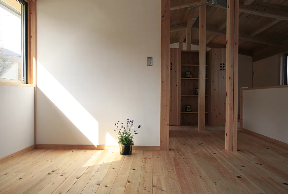 息づく伝統、漆喰壁の家