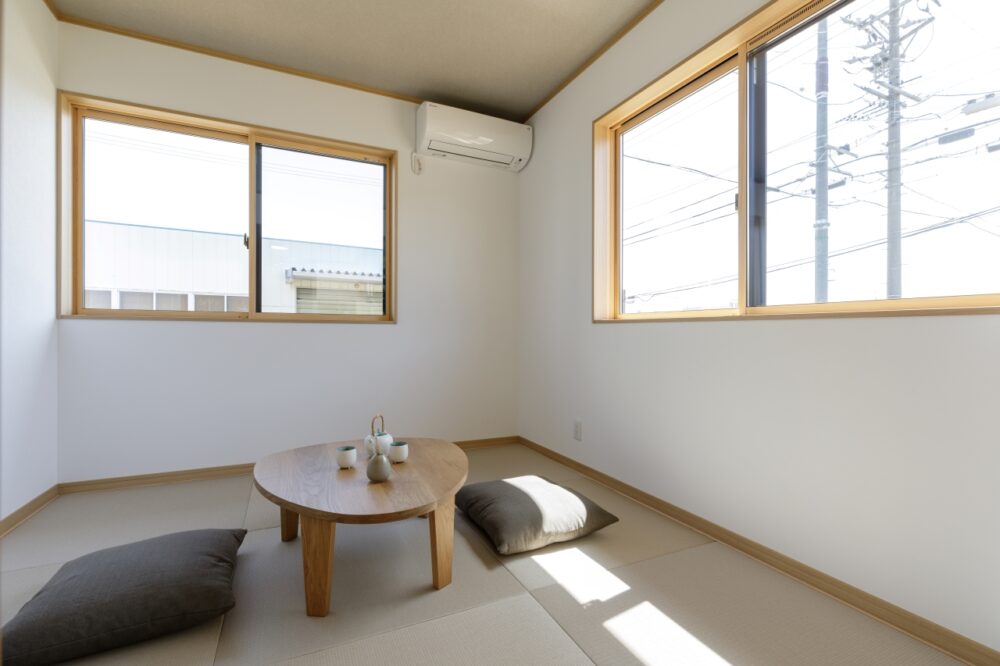 広い土間からLDKにつながる和室のある平屋