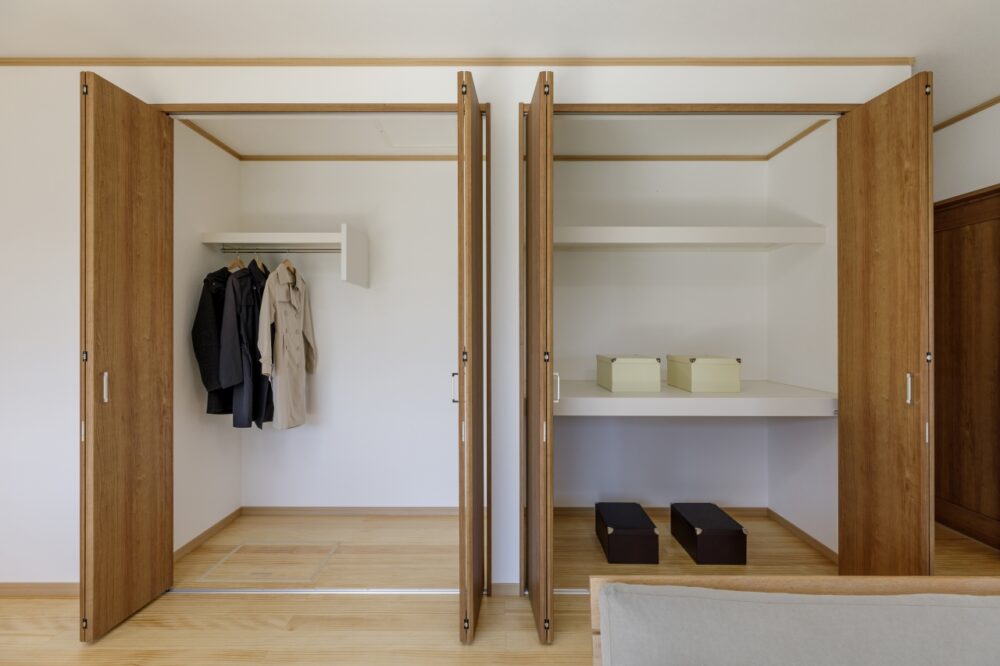 広い土間からLDKにつながる和室のある平屋