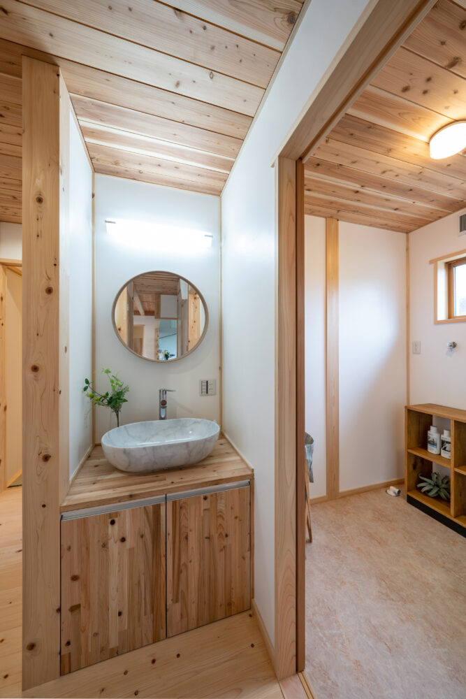 広縁に仏間付二間続きの和室のある2世帯