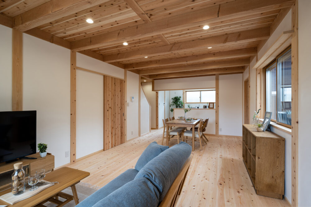 広縁に仏間付二間続きの和室のある2世帯