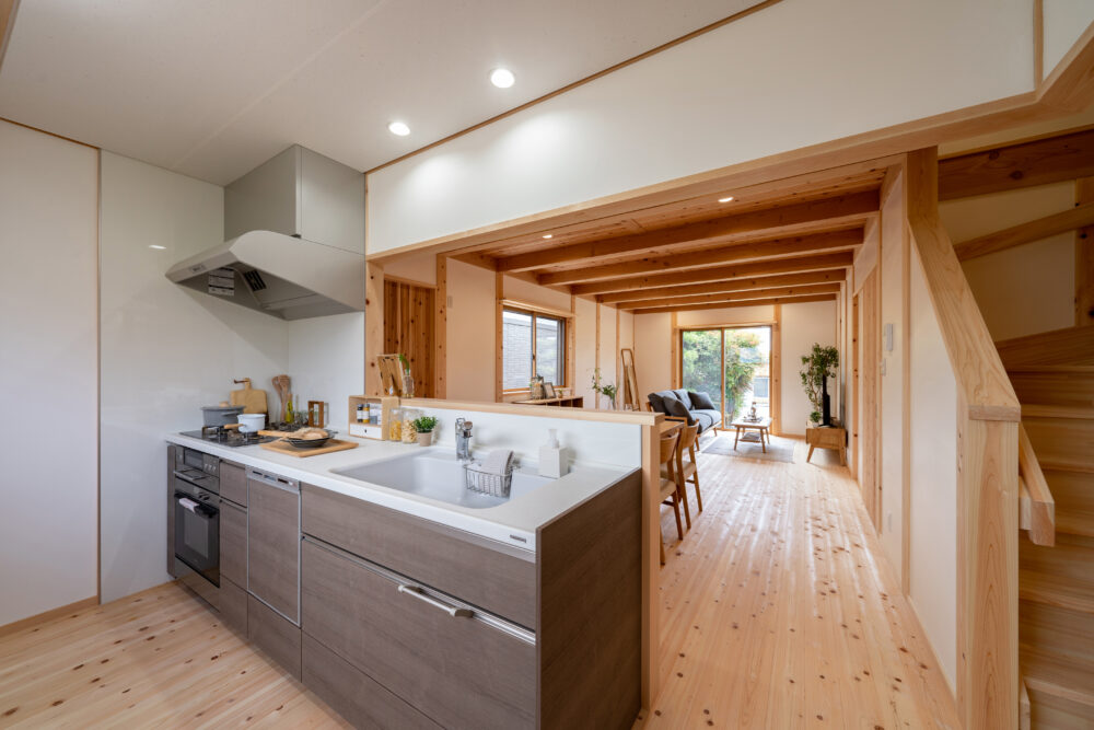 広縁に仏間付二間続きの和室のある2世帯