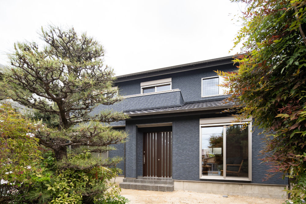 広縁に仏間付二間続きの和室のある2世帯