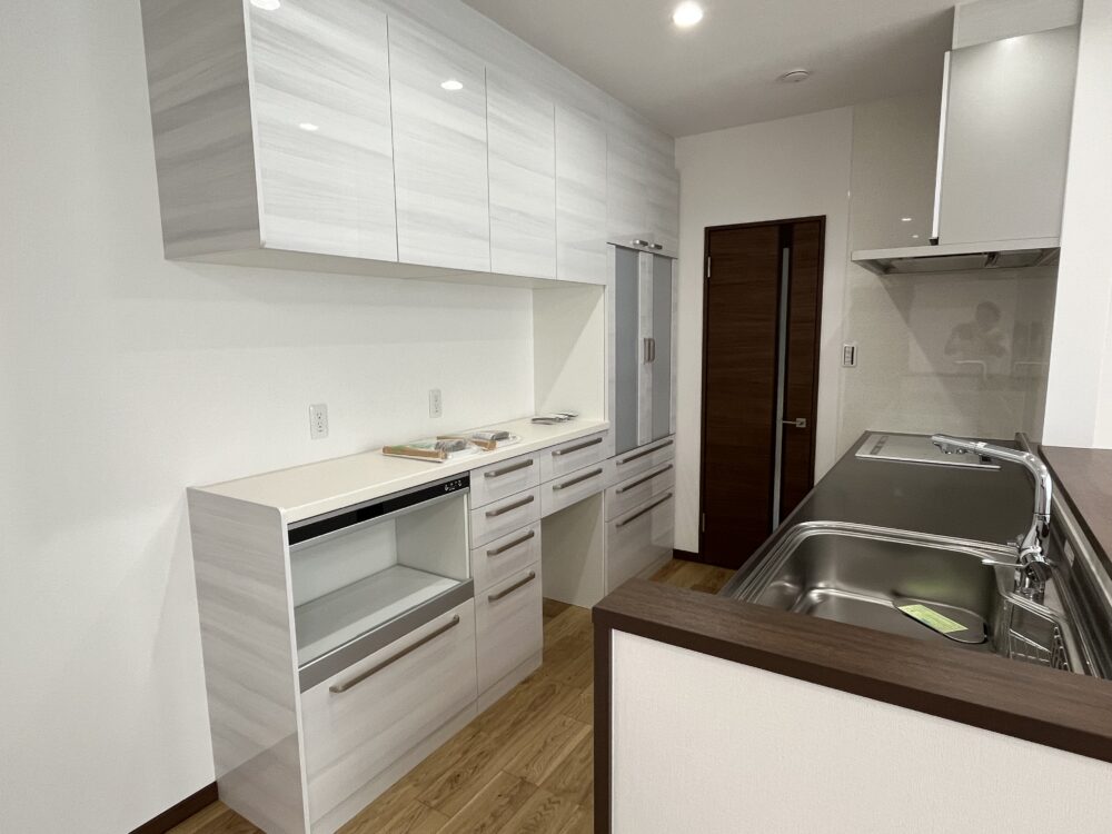 鉄骨造を外部から住宅へ全面リノベーション