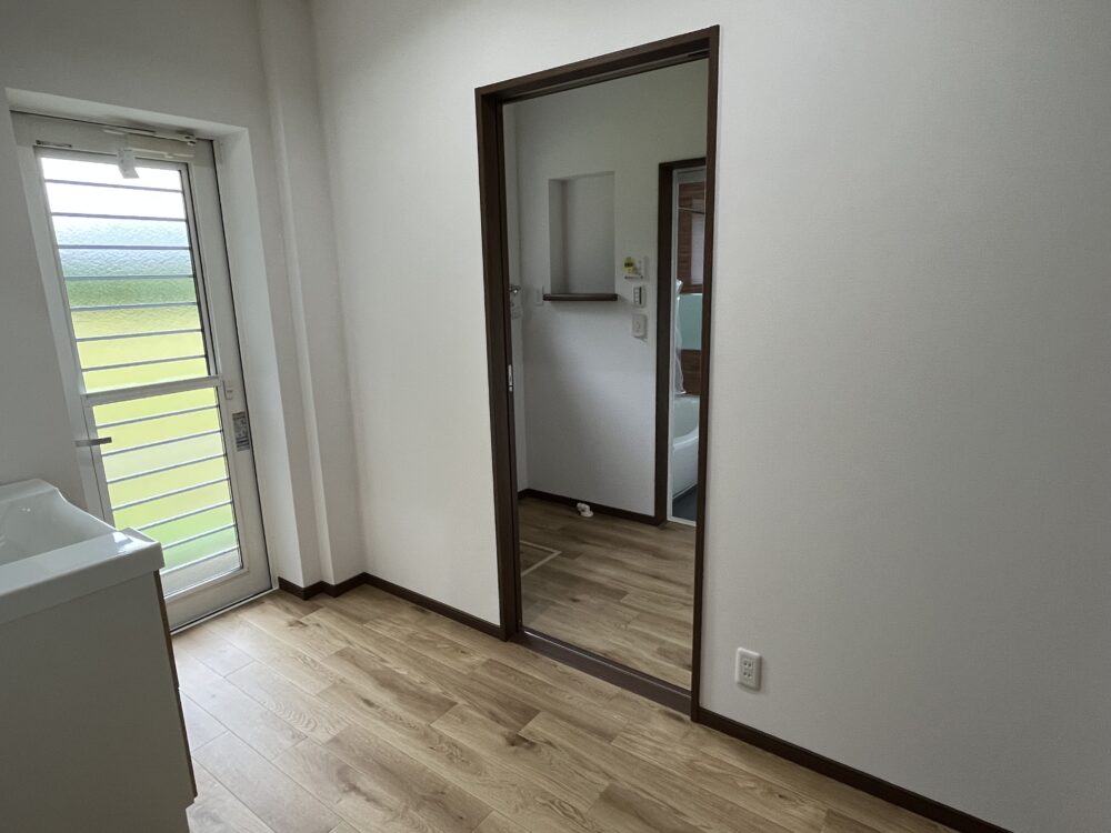 鉄骨造を外部から住宅へ全面リノベーション