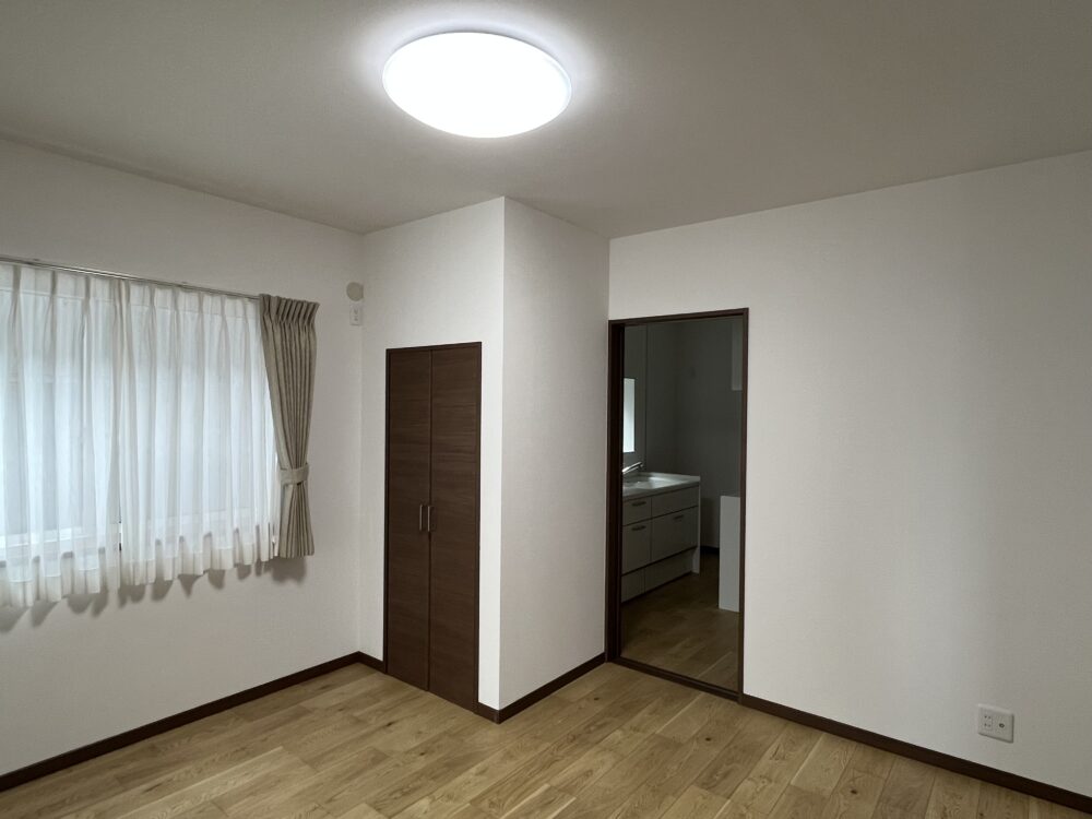 鉄骨造を外部から住宅へ全面リノベーション