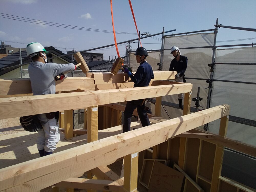 　広い吹抜けが心地いい桧の家【工事完了】