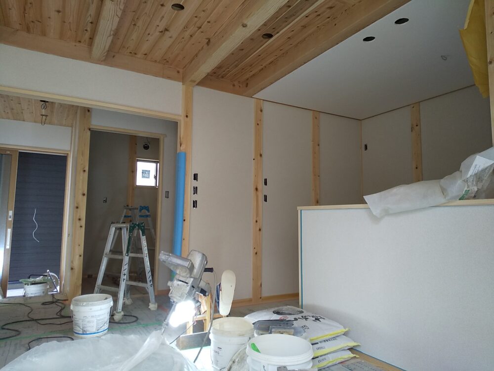 　広い吹抜けが心地いい桧の家【工事完了】