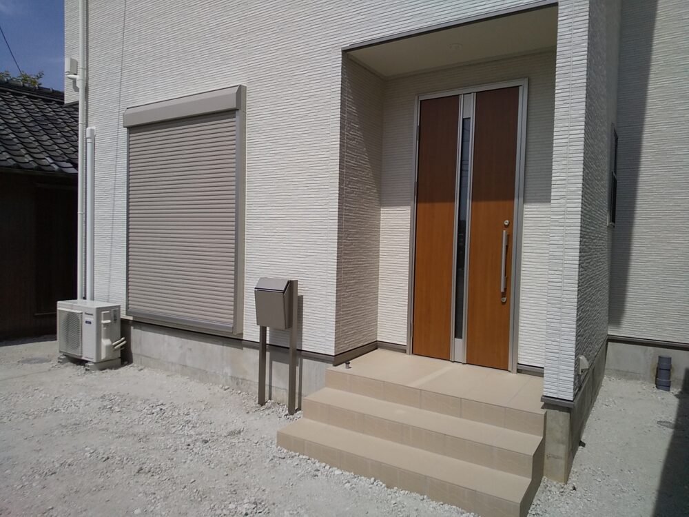 平屋住宅から玄関水廻りを設けて総2階建て住宅へ建替