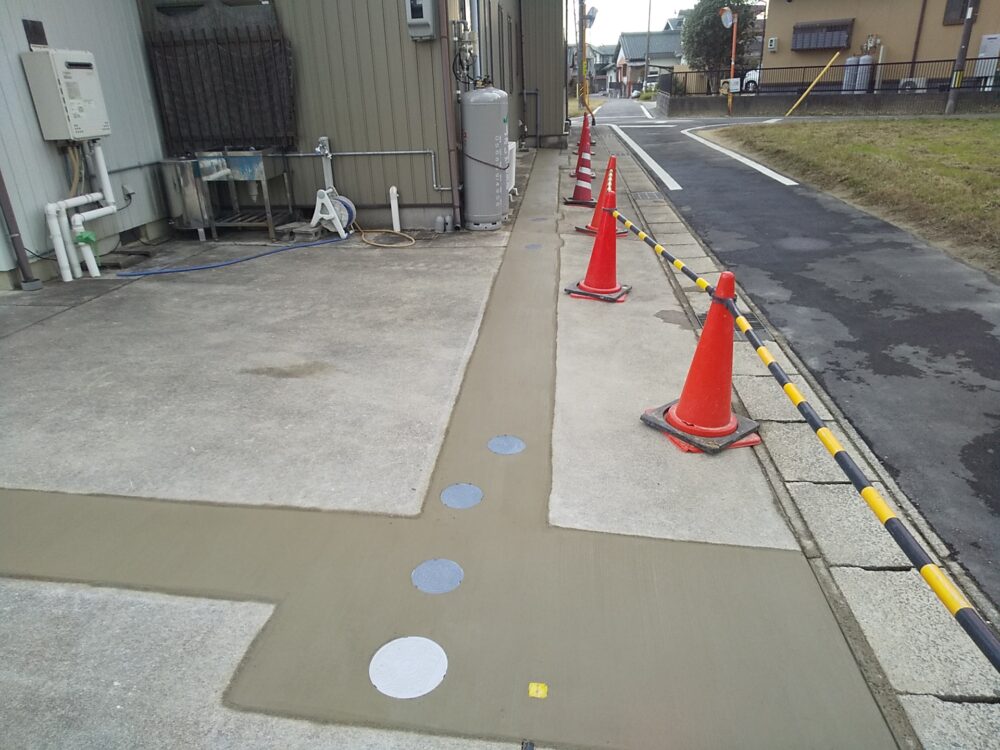 既設離れの改修工事と水廻り増築+下水の切替工事