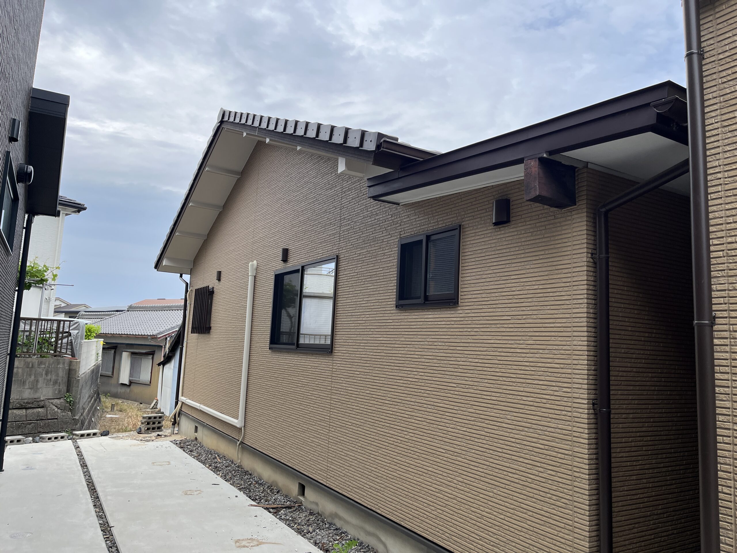 地震に不利な重たい屋根を軽くする屋根葺き替え工事