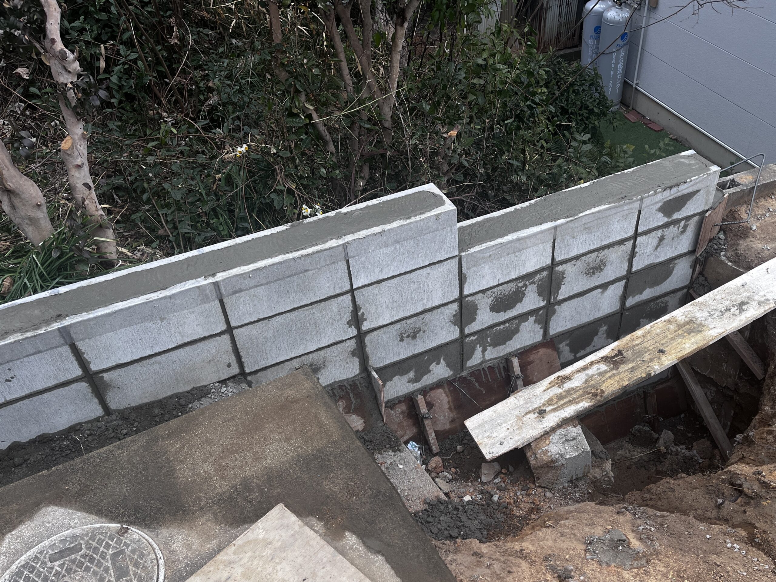 大雨になると雨水が・・・擁壁の延長